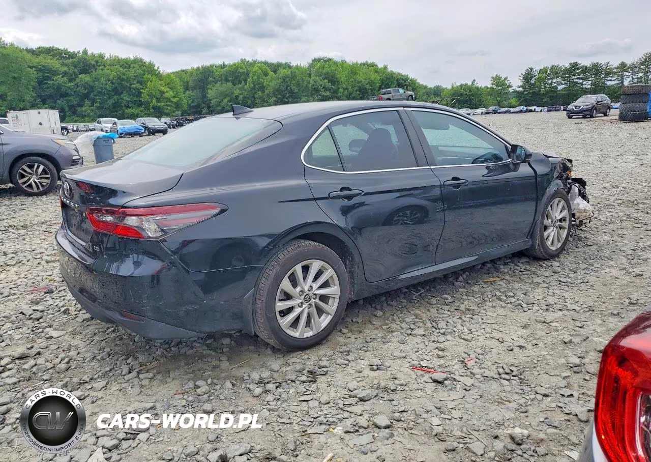 2022 Toyota Camry Le VIN:4T1C11AK3NU697465 - 3