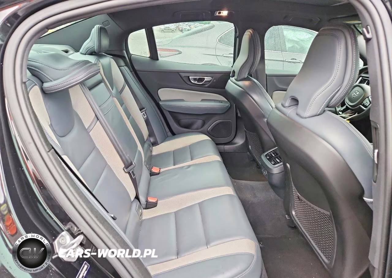 2021 Volvo S60 T5 R-Design VIN:7JR102FM4MG080962 - 10