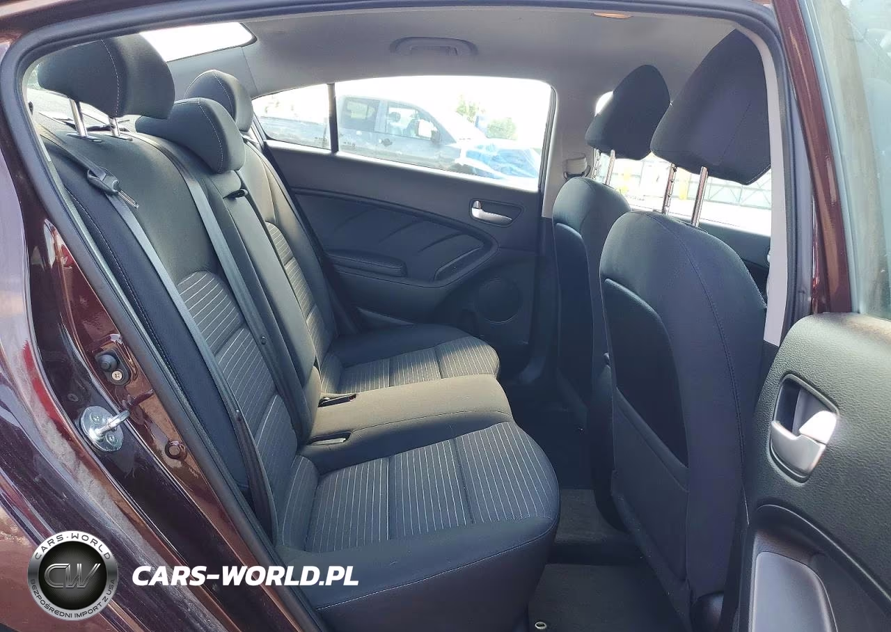 2018 Kia Forte Lx VIN:3KPFL4A77JE263079 - 10