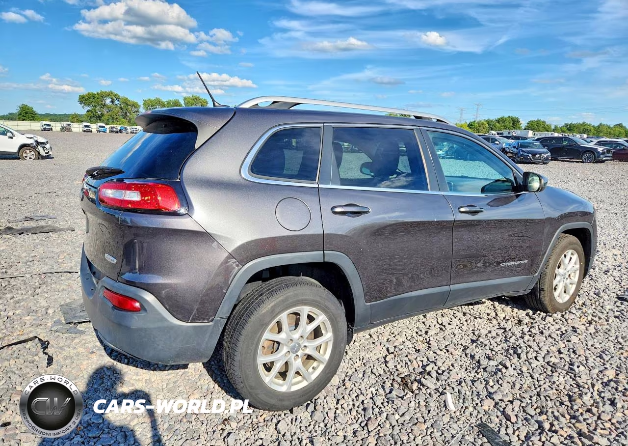 2015 Jeep Cherokee Latitude VIN:1C4PJMCB1FW789801 - 3