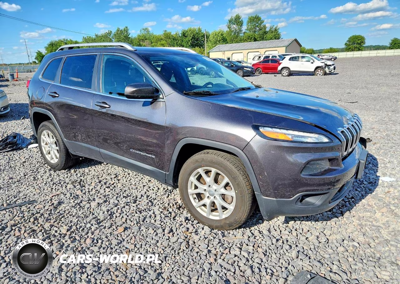 2015 Jeep Cherokee Latitude VIN:1C4PJMCB1FW789801 - 4