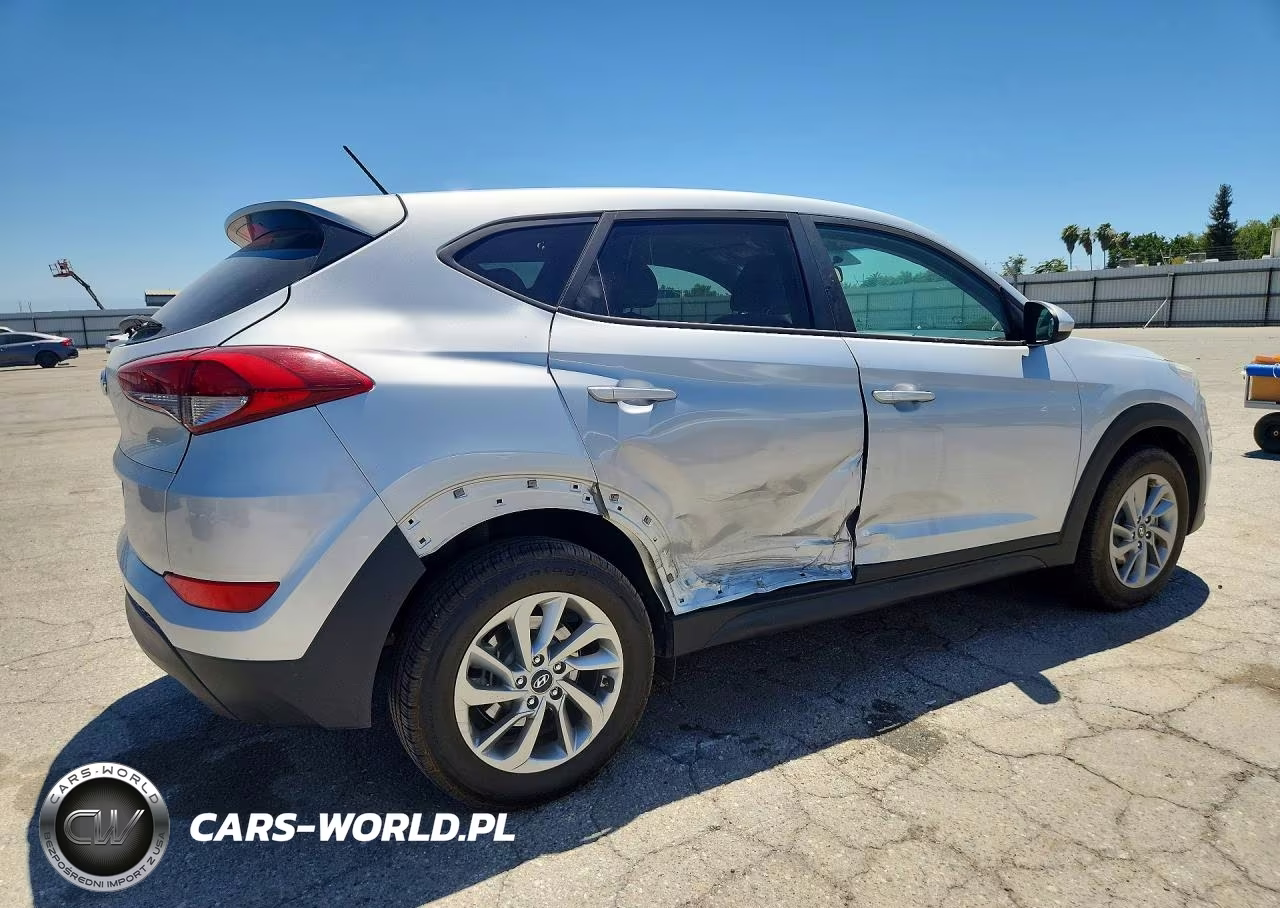 2018 Hyundai Tucson Se VIN:KM8J23A49JU816812 - 3