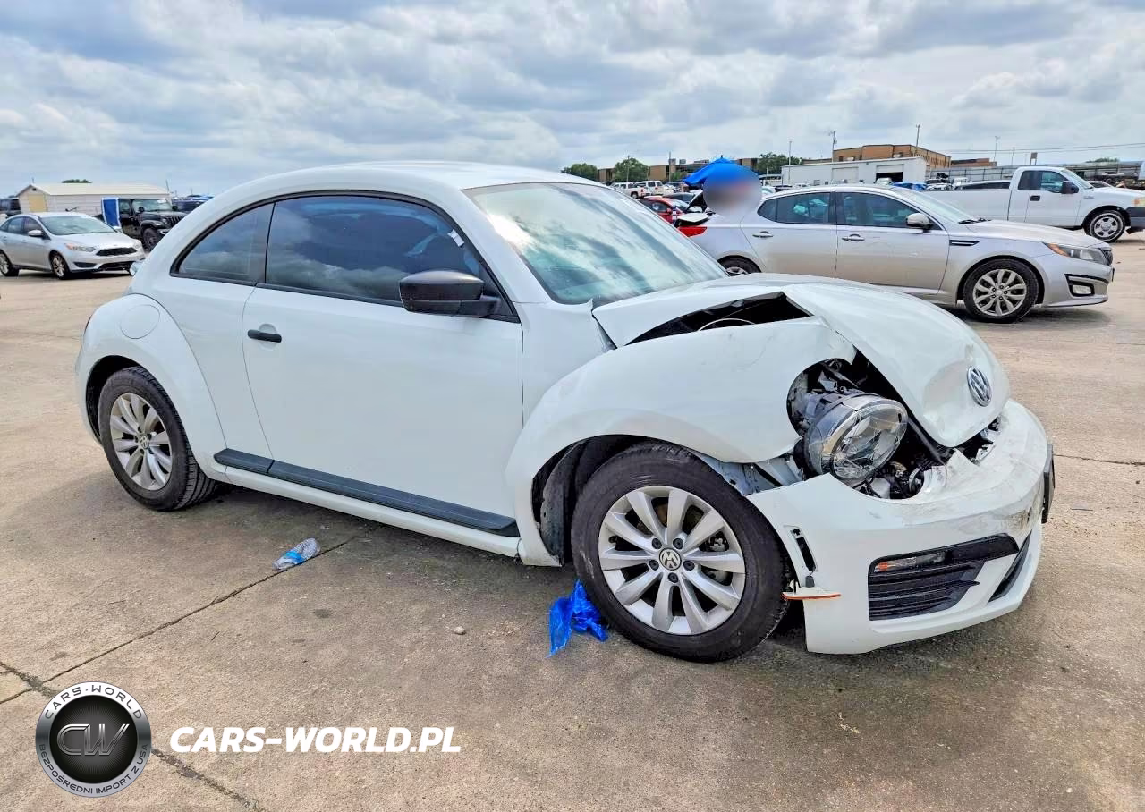 2018 Volkswagen Beetle S-Coast VIN:3VWFD7AT6JM702853 - 4