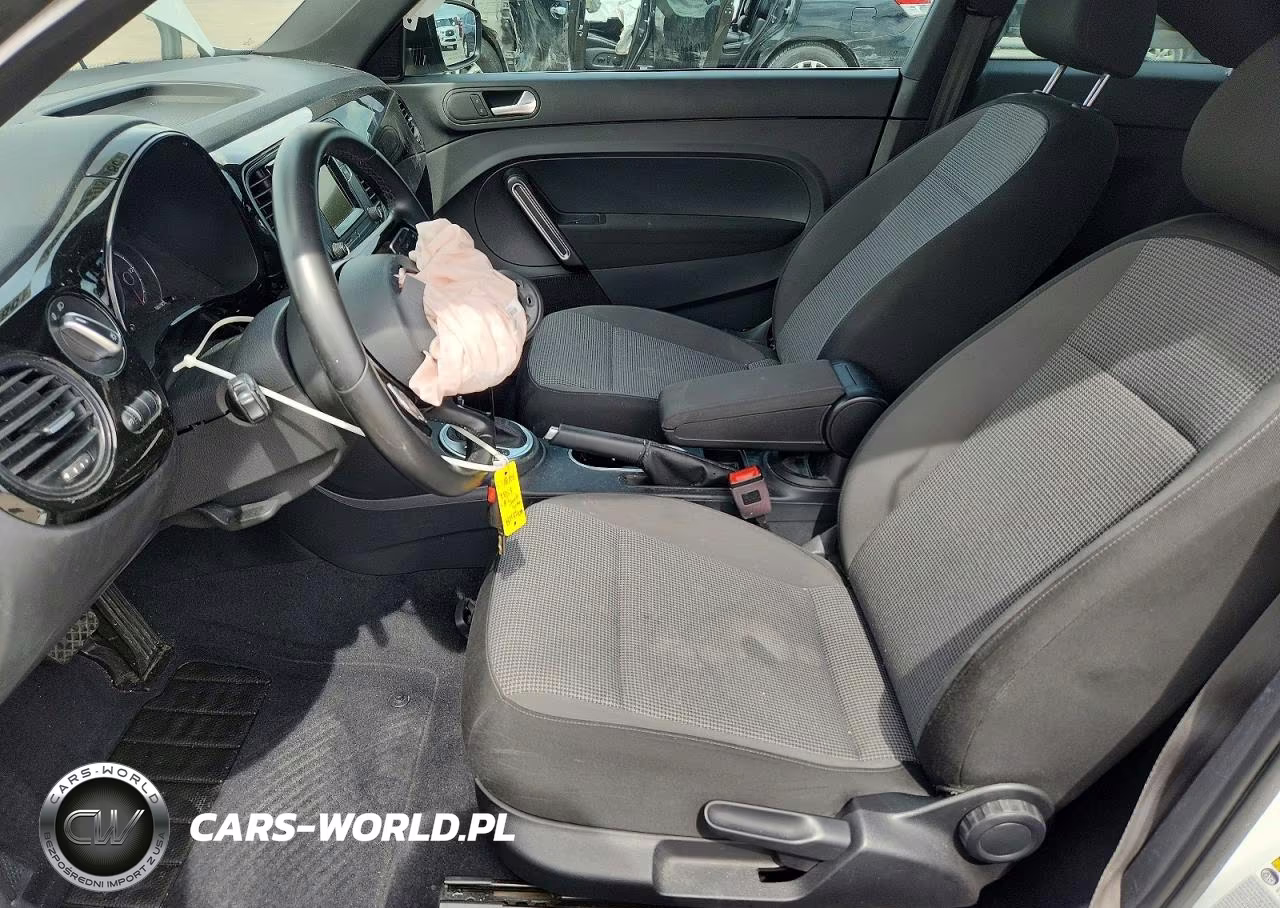 2018 Volkswagen Beetle S-Coast VIN:3VWFD7AT6JM702853 - 7