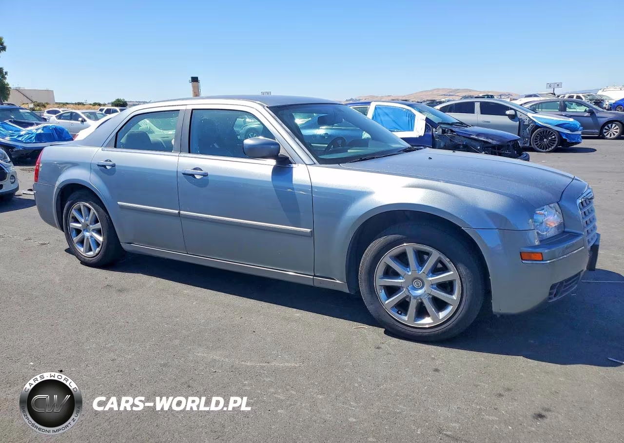 2007 Chrysler 300 Touring VIN:2C3KA53G07H793158 - 4