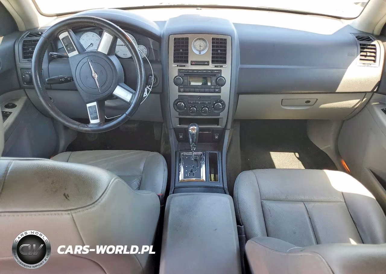 2007 Chrysler 300 Touring VIN:2C3KA53G07H793158 - 8