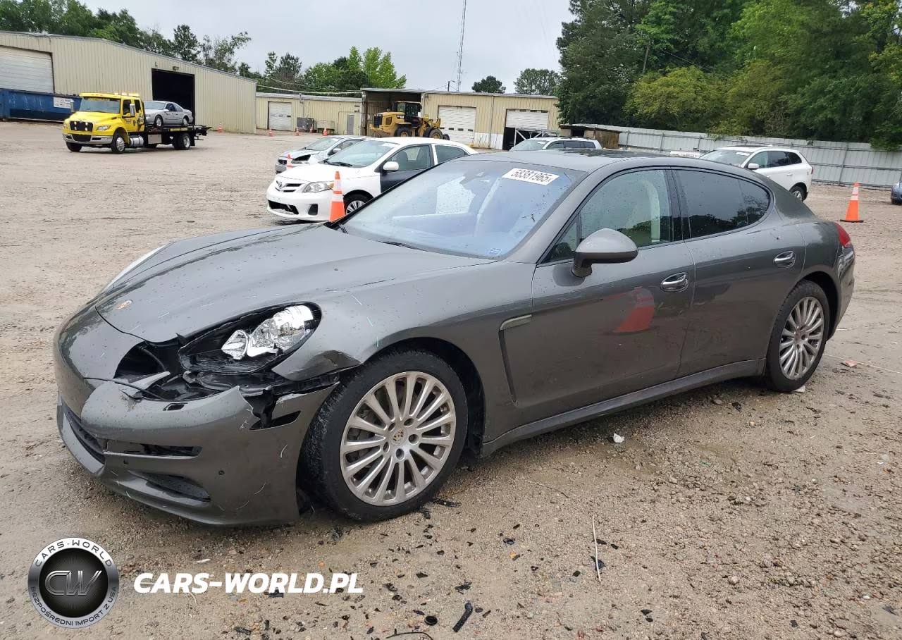 2015 Porsche Panamera 2