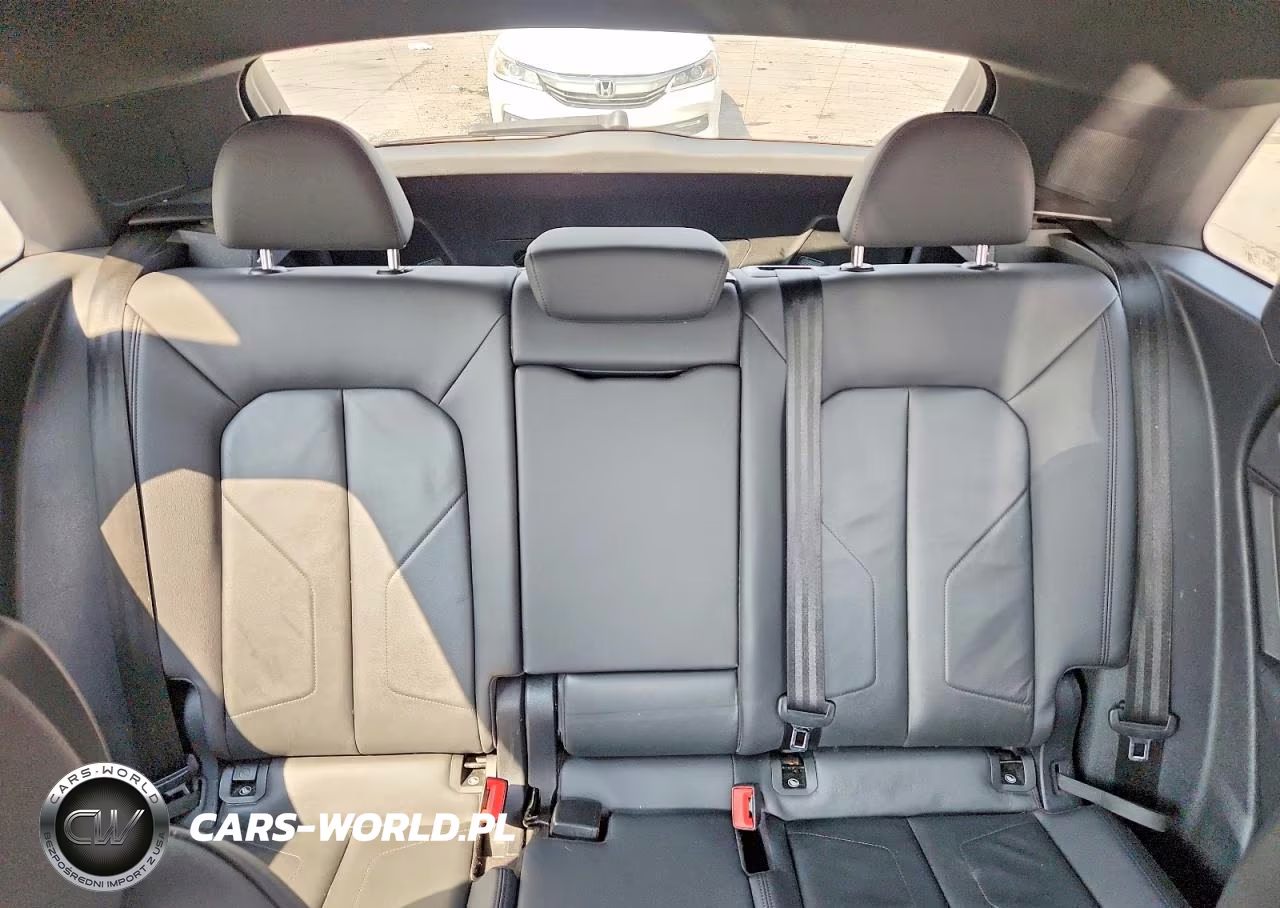 2020 Audi Q3 Premium VIN:WA1AECF31L1053727 - 10