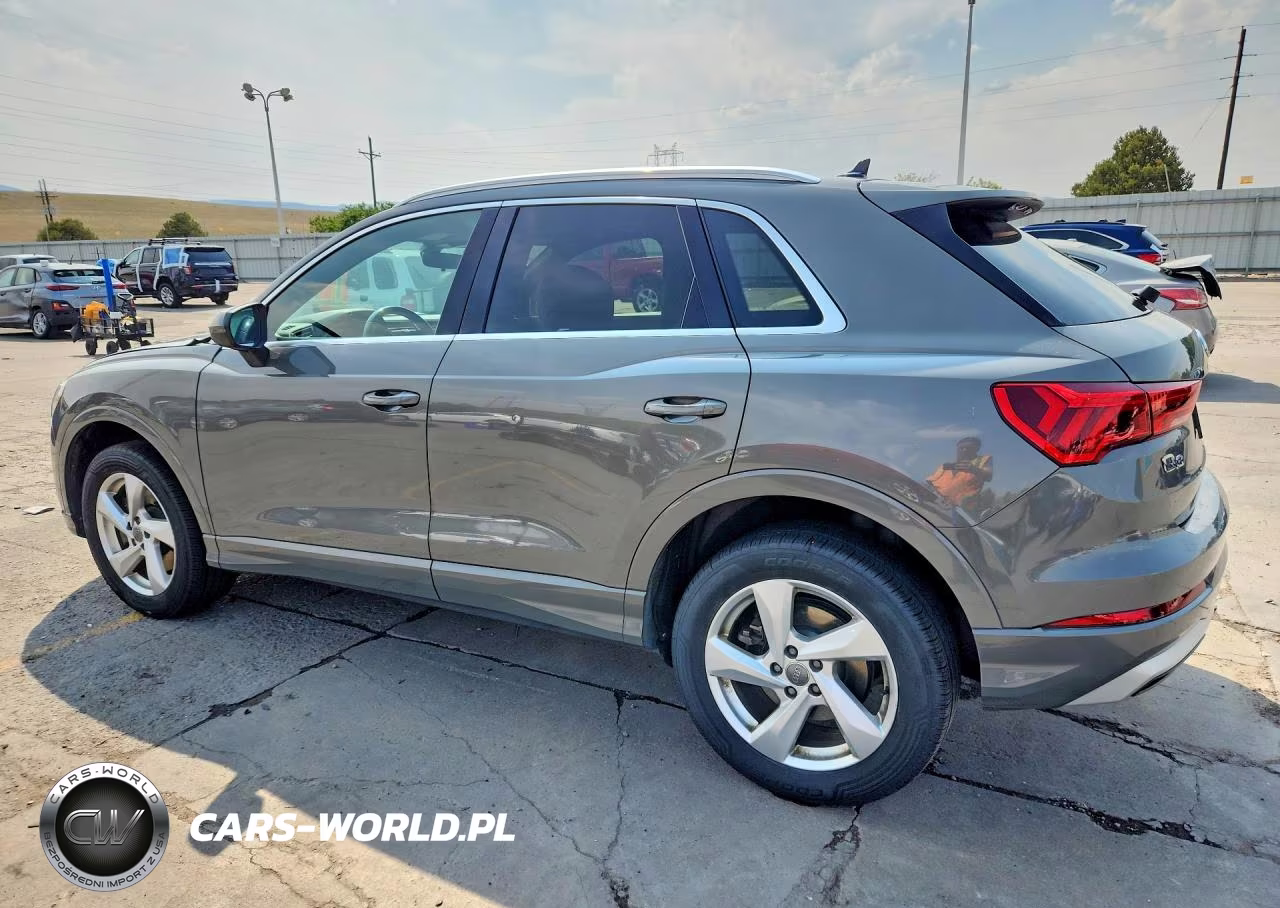 2020 Audi Q3 Premium VIN:WA1AECF31L1053727 - 2