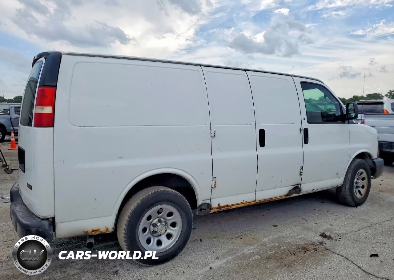 2010 Chevrolet Express G1500 VIN:1GCUGADX5A1100911 - 3