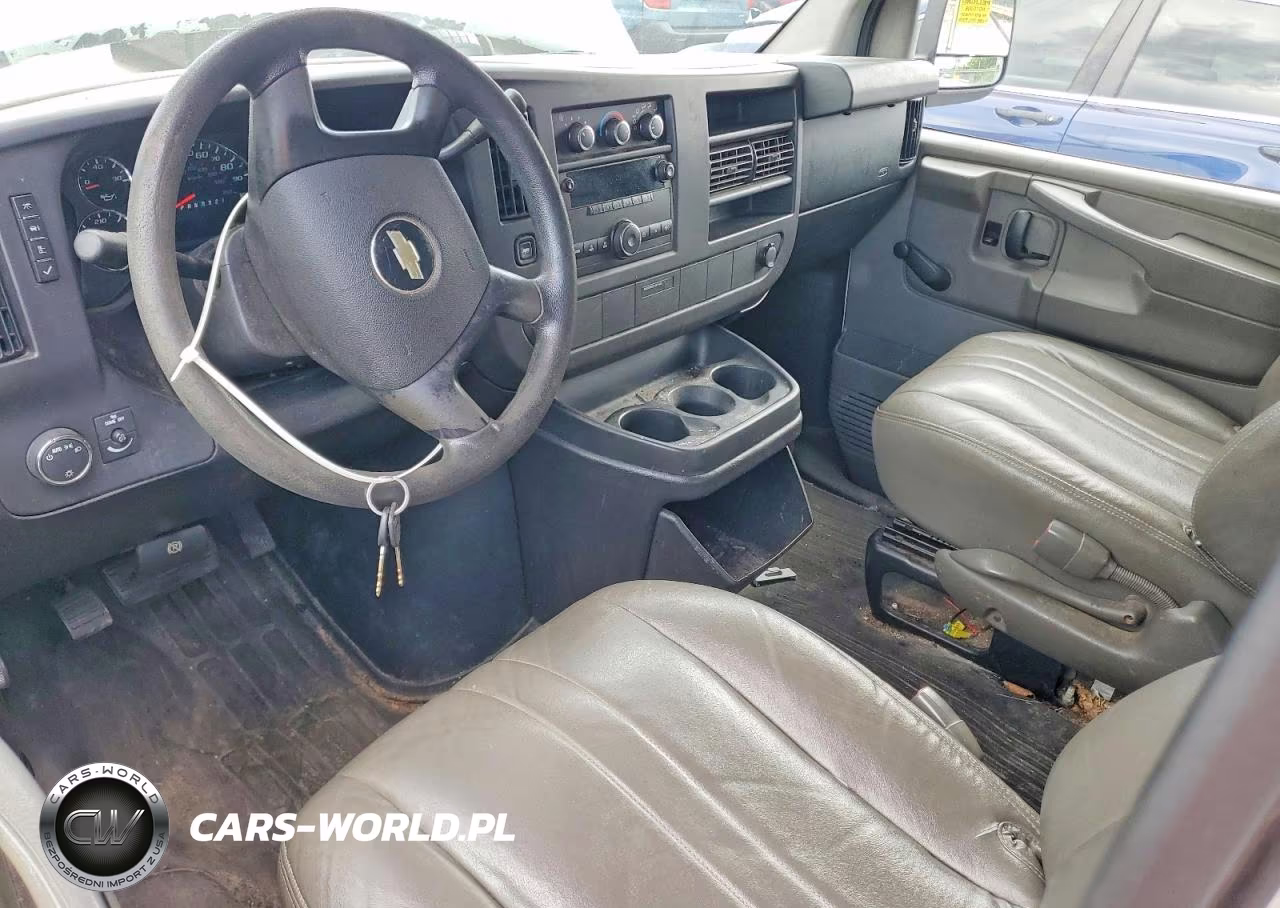 2010 Chevrolet Express G1500 VIN:1GCUGADX5A1100911 - 8