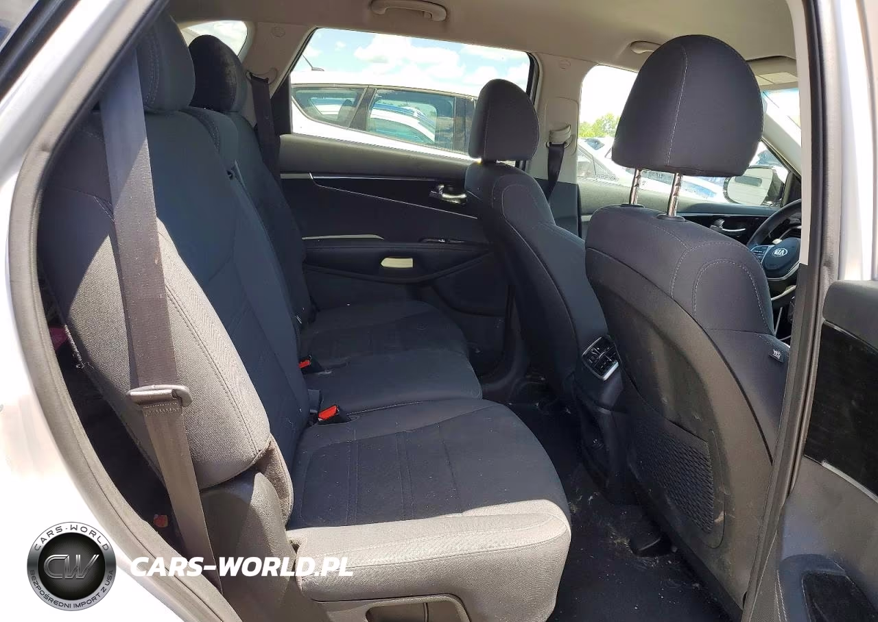 2019 Kia Sorento L VIN:5XYPG4A34KG540572 - 11
