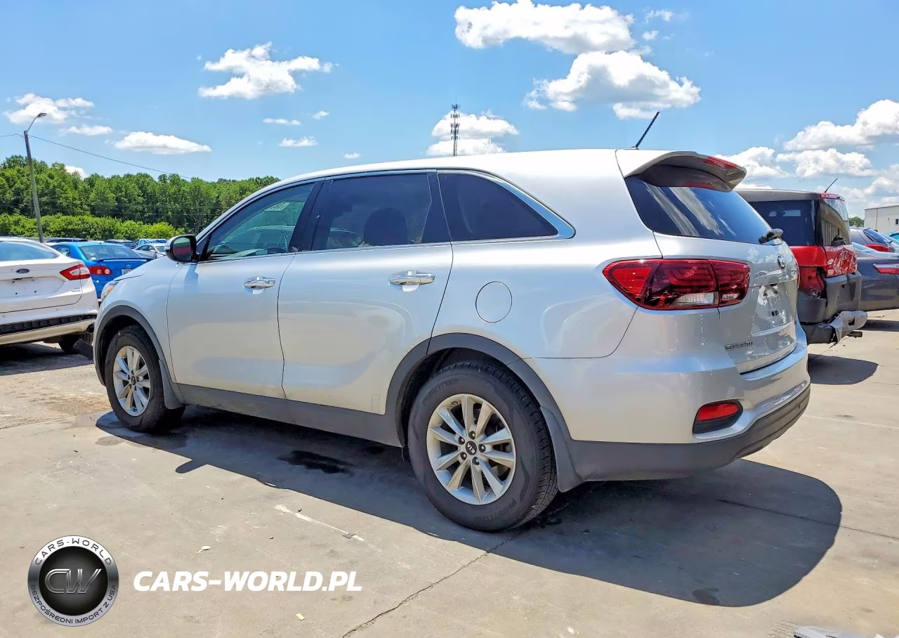 2019 Kia Sorento L VIN:5XYPG4A34KG540572 - 2