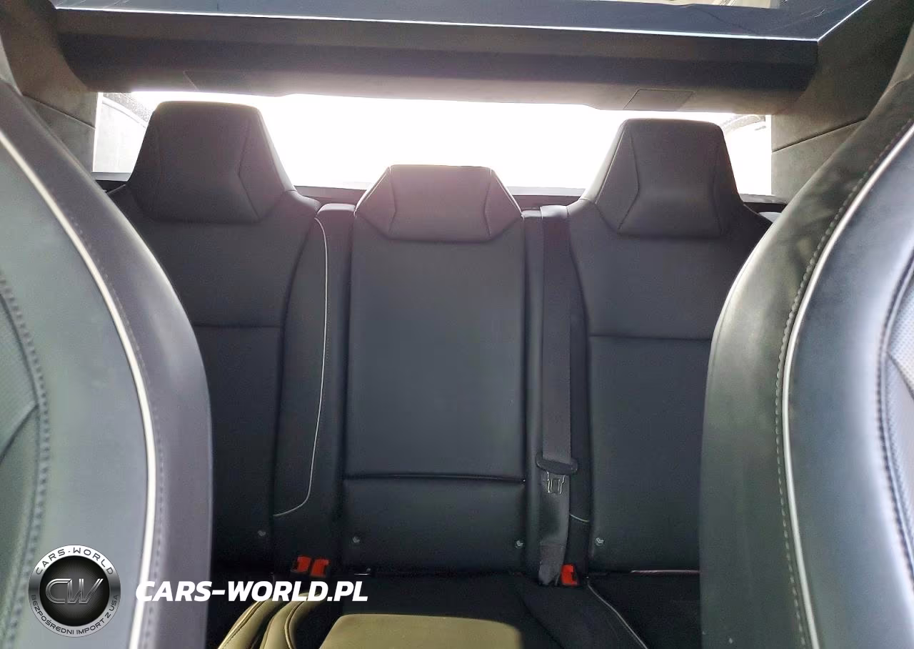 2024 Tesla Cybertruck VIN:7G2CEHED7RA012292 - 10