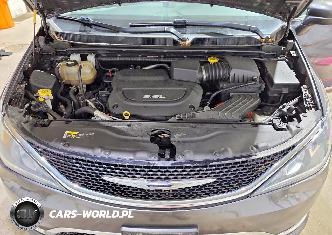 2017 Chrysler Pacifica Touring L VIN:2C4RC1BG3HR636086 - 12