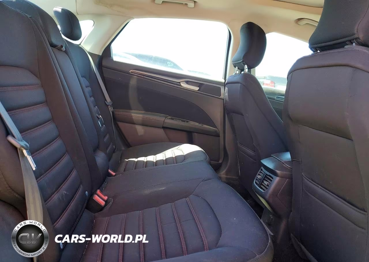 2015 Ford Fusion Se VIN:1FA6P0H71F5113139 - 10