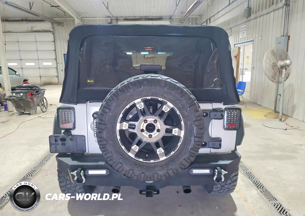 2013 Jeep Wrangler Unlimited Sahara VIN:1C4BJWEG1DL601775 - 6