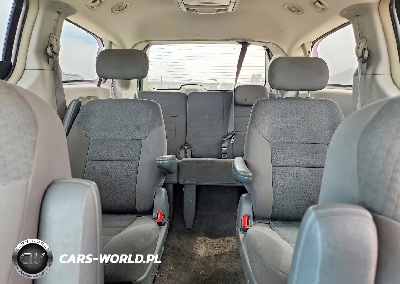 2010 Chrysler Town & Country Touring VIN:2A4RR5D12AR432152 - 10