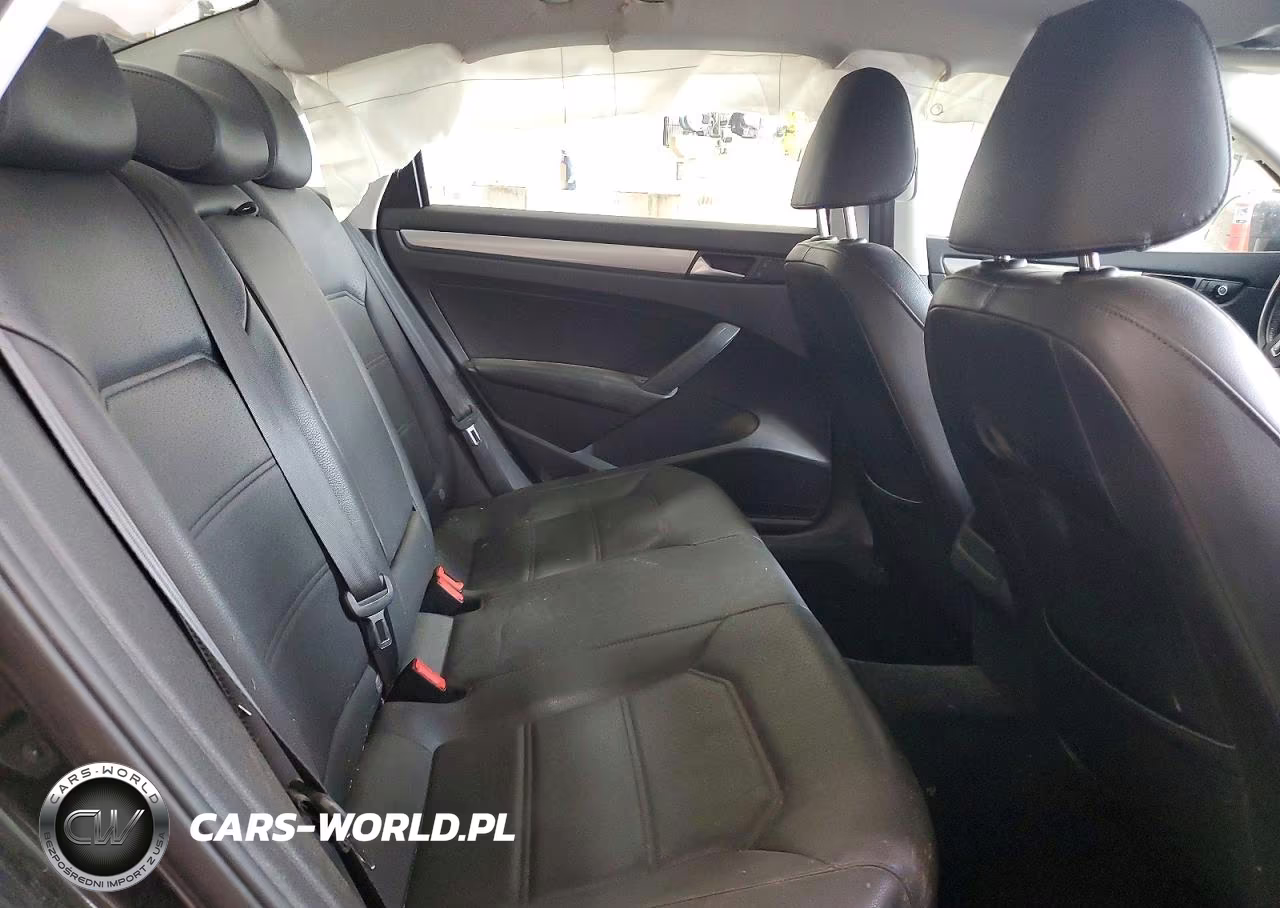 2015 Volkswagen Passat S VIN:1VWAT7A3XFC117179 - 10