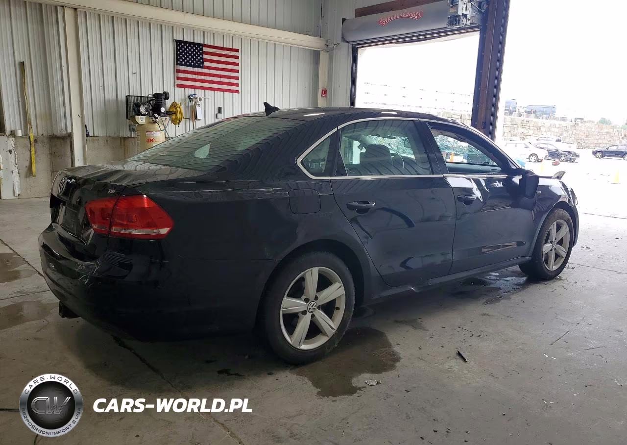 2015 Volkswagen Passat S VIN:1VWAT7A3XFC117179 - 3