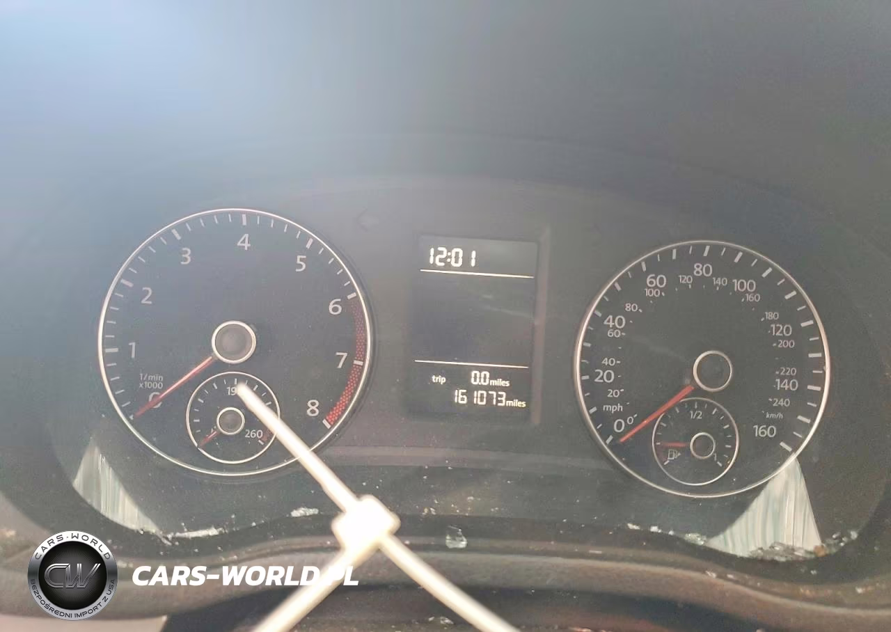 2015 Volkswagen Passat S VIN:1VWAT7A3XFC117179 - 9