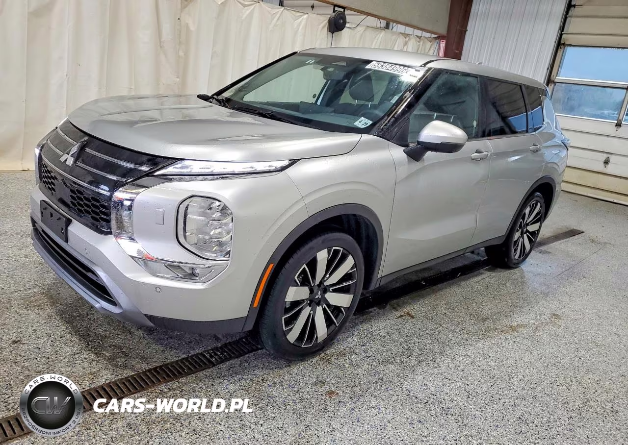 2025 Mitsubishi Outlander Se – zdjęcie 1 z 13
