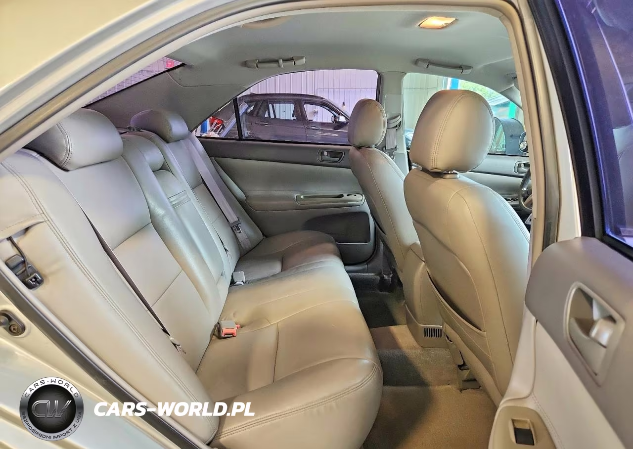2002 Toyota Camry Le VIN:4T1BE32KX2U532051 - 10