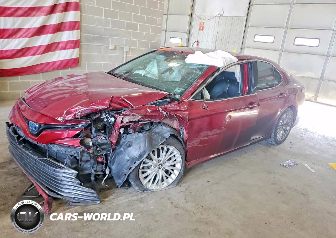 2018 Toyota Camry Hybrid Xle