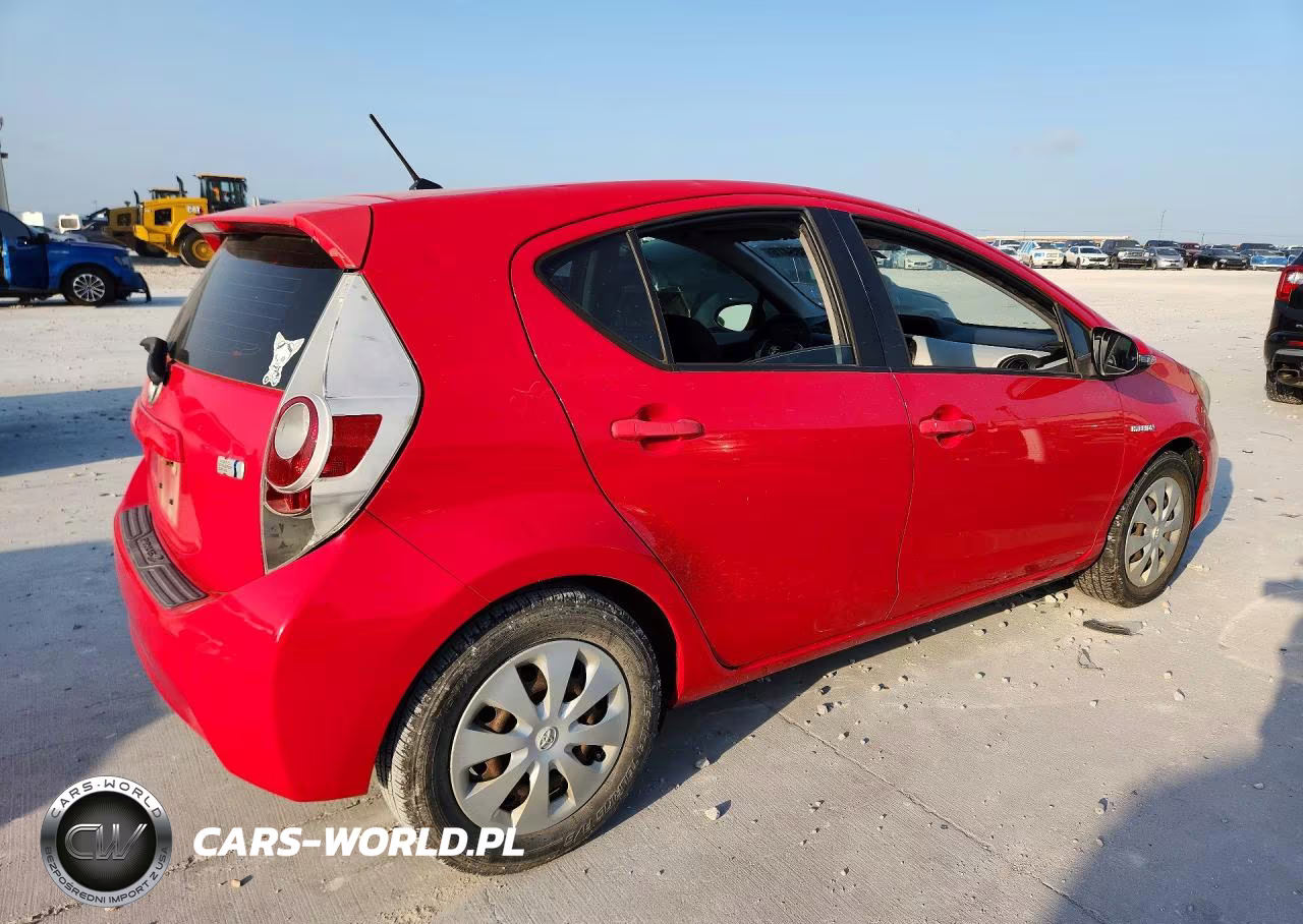 2012 Toyota Prius C Two VIN:JTDKDTB31C1503220 - 3