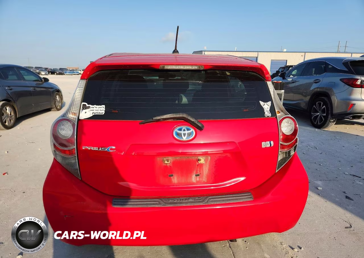 2012 Toyota Prius C Two VIN:JTDKDTB31C1503220 - 6