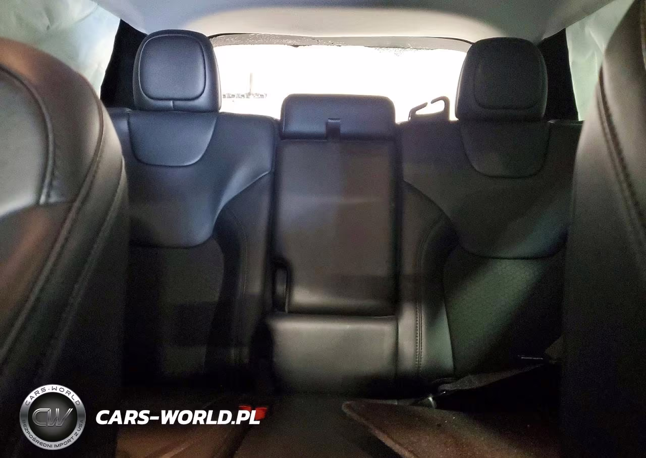 2021 Jeep Cherokee Latitude Plus VIN:1C4PJMLBXMD131502 - 10