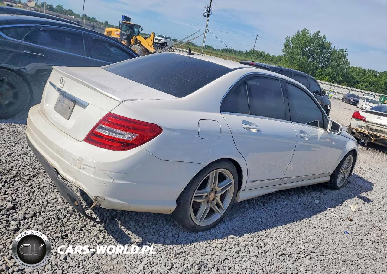 2014 Mercedes-Benz C 250 VIN:WDDGF4HB4ER305701 - 3
