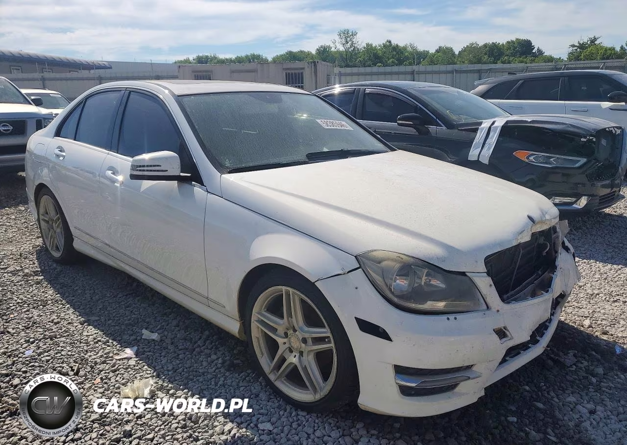 2014 Mercedes-Benz C 250 VIN:WDDGF4HB4ER305701 - 4