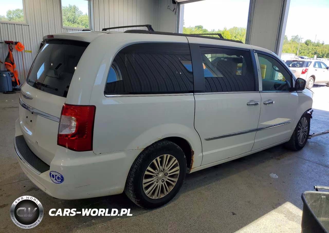 2015 Chrysler Town & Country Touring L VIN:2C4RC1CG8FR529420 - 3