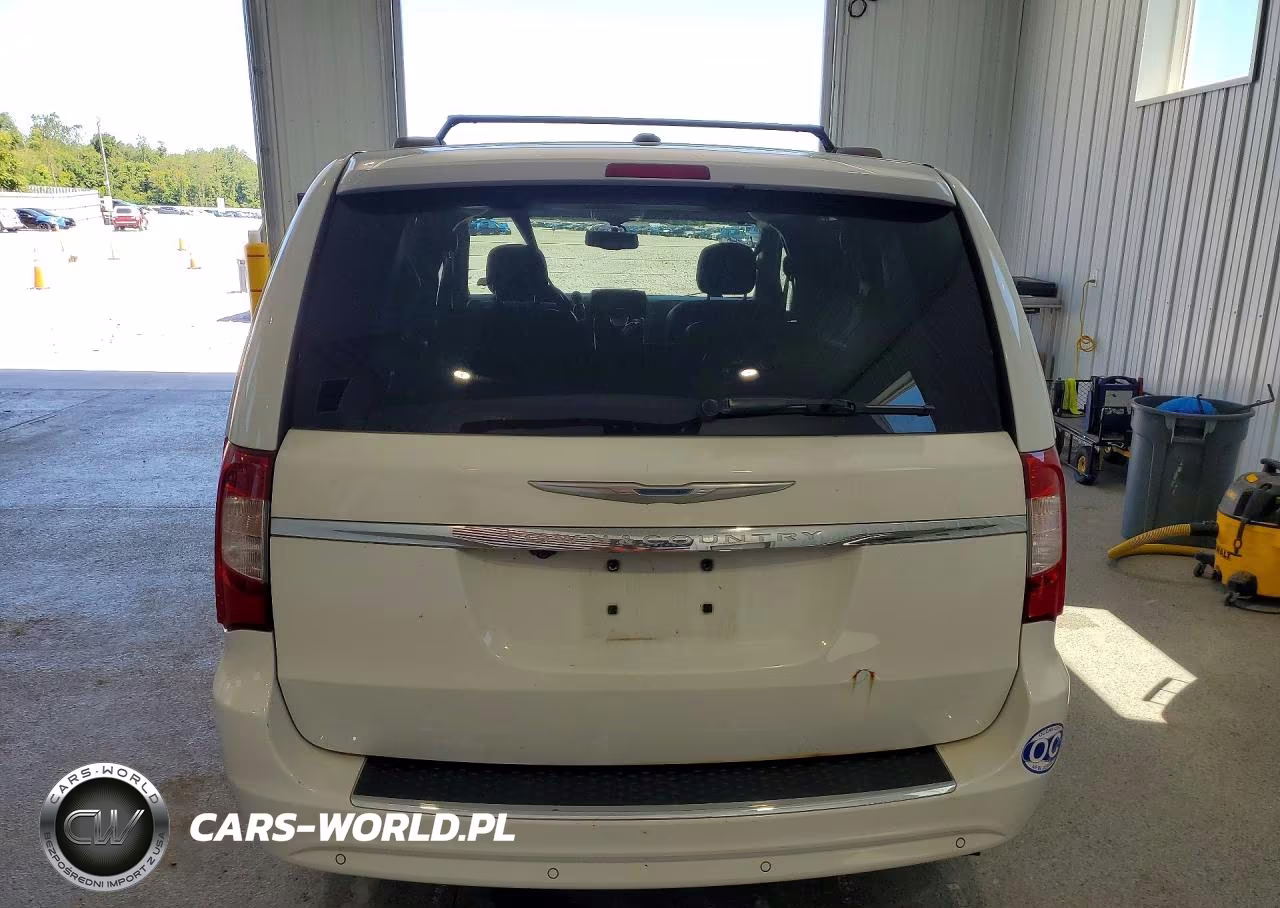 2015 Chrysler Town & Country Touring L VIN:2C4RC1CG8FR529420 - 6