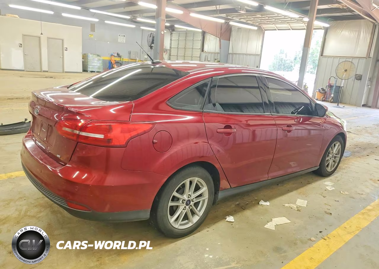 2016 Ford Focus Se VIN:1FADP3F25GL389367 - 3