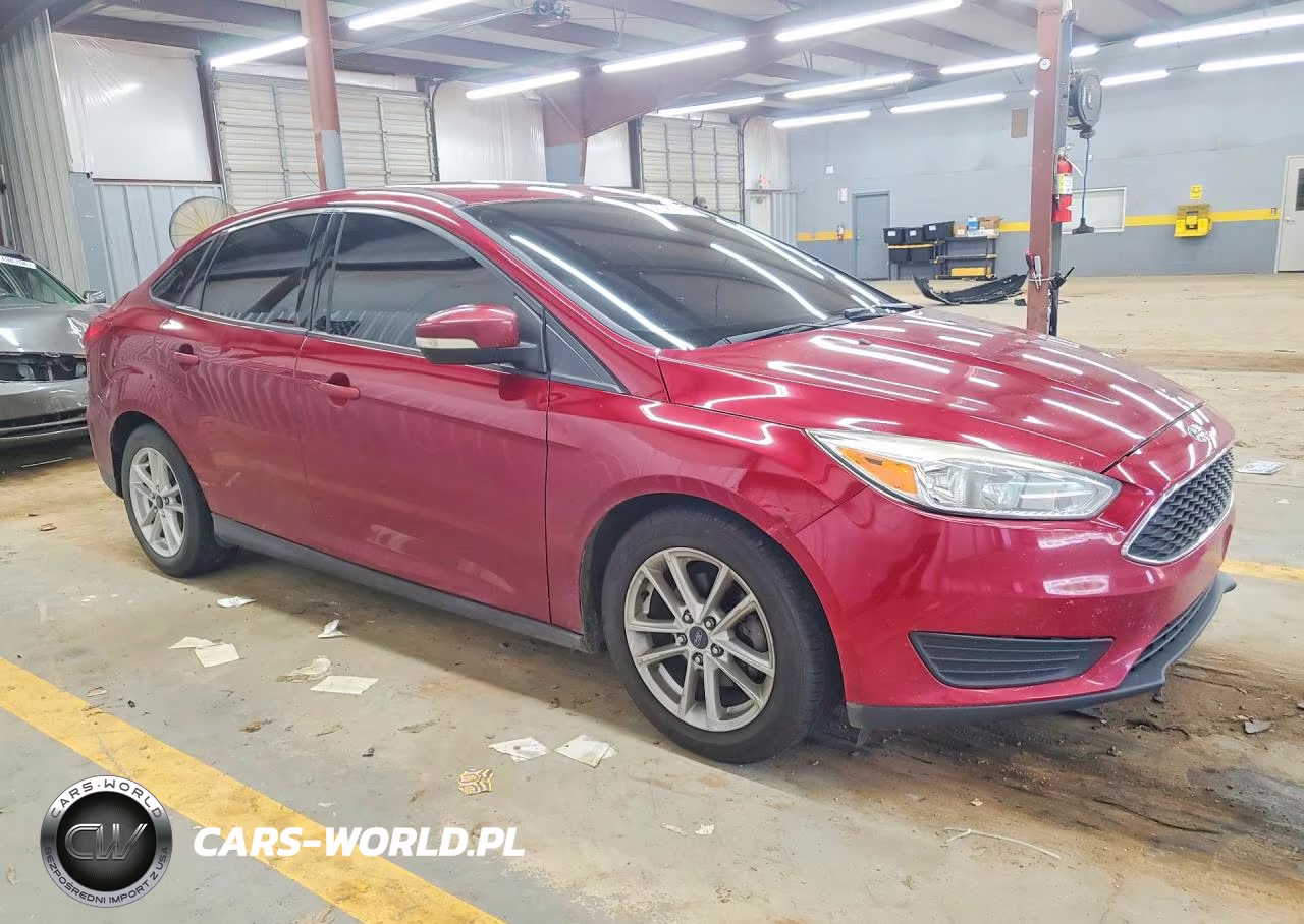 2016 Ford Focus Se VIN:1FADP3F25GL389367 - 4