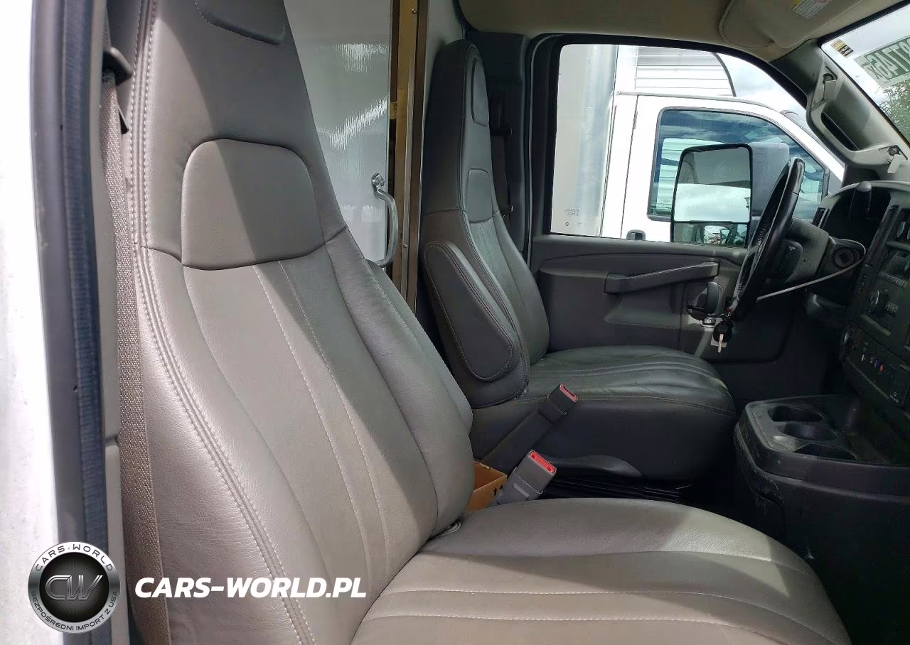 2021 Chevrolet Express G4500 VIN:1HA6GVC73MN006956 - 11