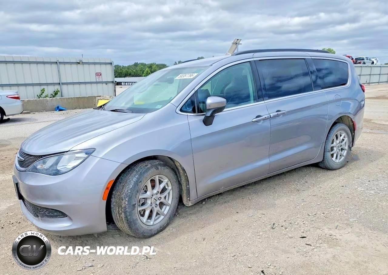 2021 Chrysler Voyager Lxi – zdjęcie 1 z 13