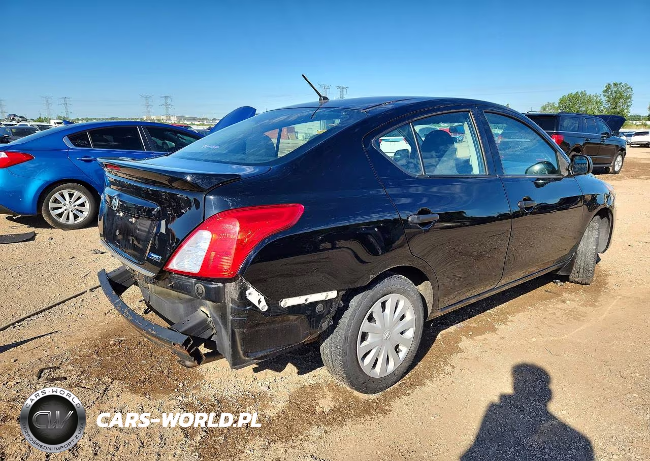 2015 Nissan Versa 1.6 S Plus VIN:3N1CN7AP7FL881829 - 3