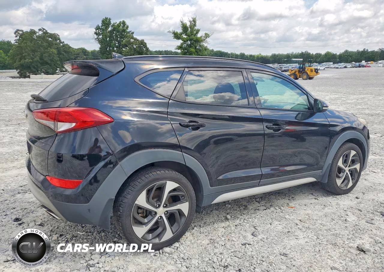 2018 Hyundai Tucson Value VIN:KM8J33A24JU648136 - 3