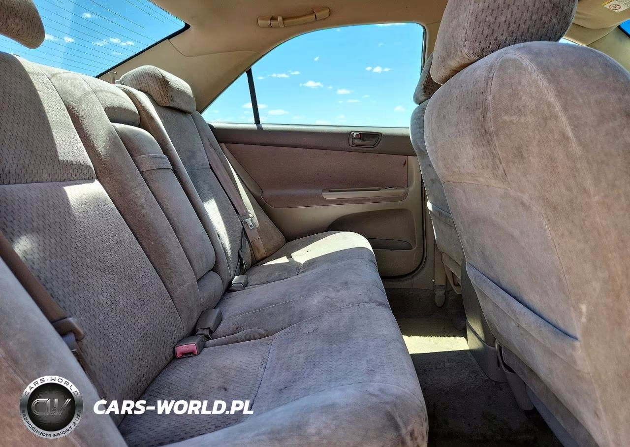 2002 Toyota Camry Le VIN:4T1BE32K22U055082 - 10