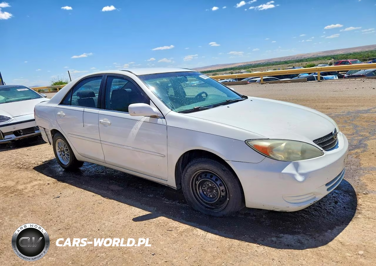 2002 Toyota Camry Le VIN:4T1BE32K22U055082 - 4