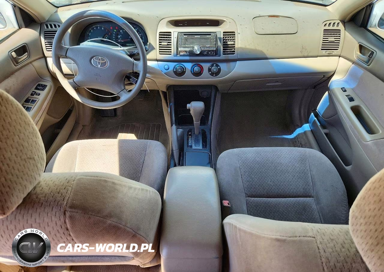 2002 Toyota Camry Le VIN:4T1BE32K22U055082 - 8
