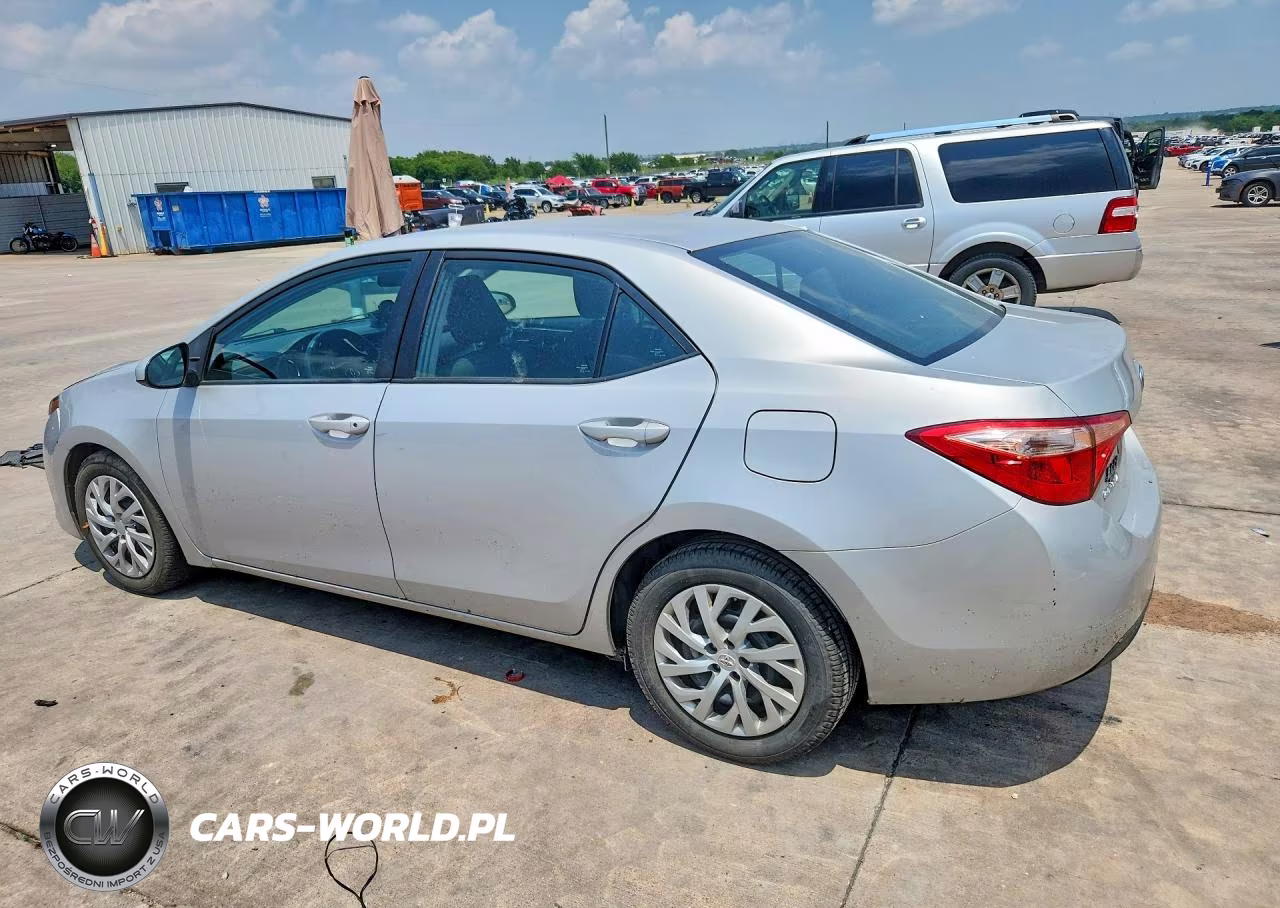 2018 Toyota Corolla Le VIN:2T1BURHE7JC981131 - 2
