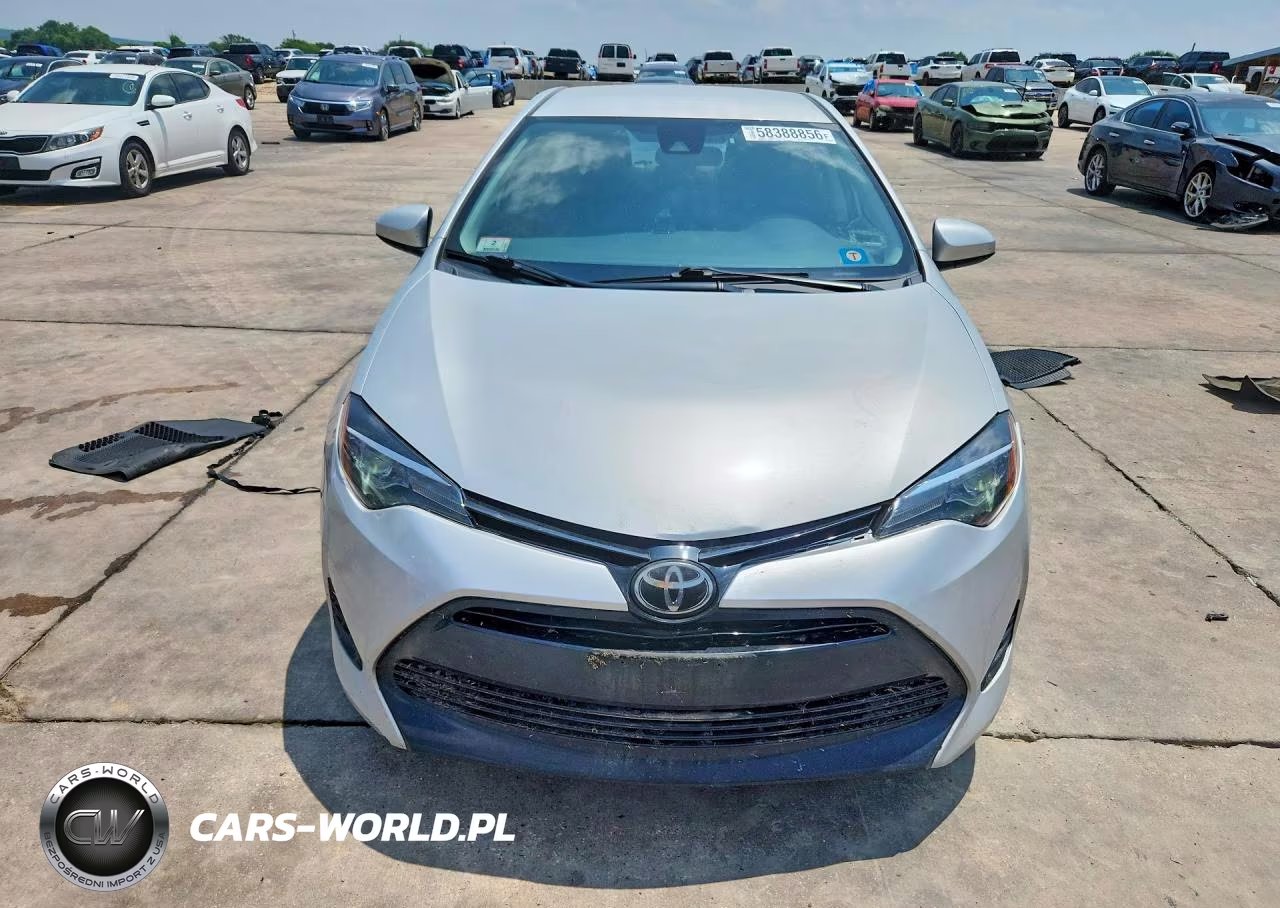 2018 Toyota Corolla Le VIN:2T1BURHE7JC981131 - 5