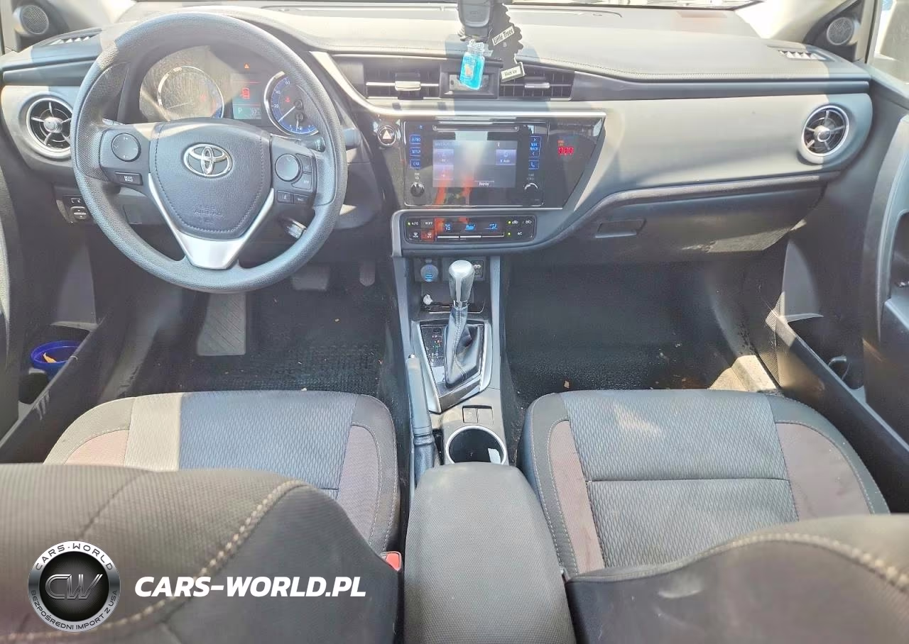 2018 Toyota Corolla Le VIN:2T1BURHE7JC981131 - 8