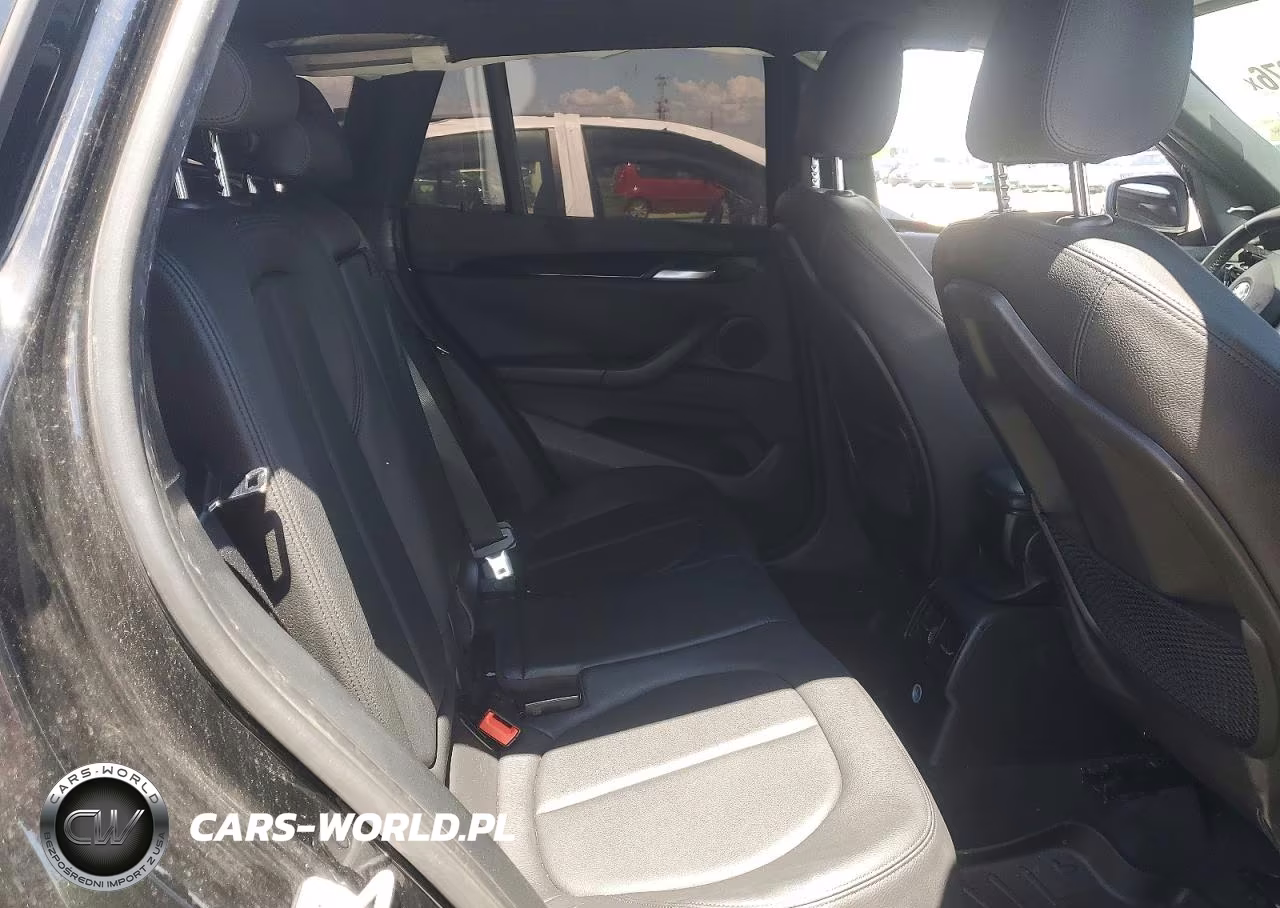 2017 BMW X1 Sdrive28I VIN:WBXHU7C38H5H37568 - 10