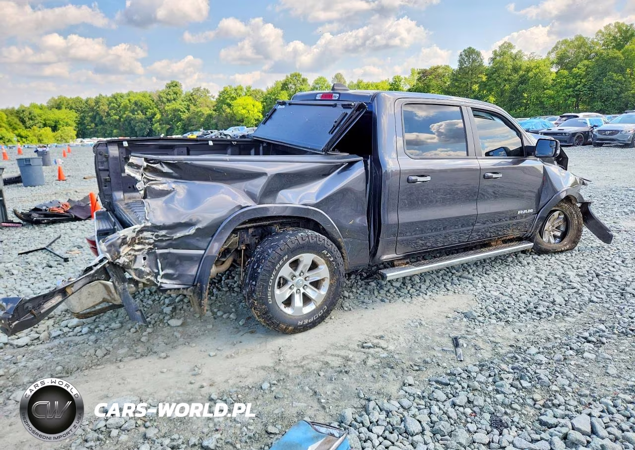 2022 Ram 1500 Laramie VIN:1C6SRFJM1NN237925 - 3