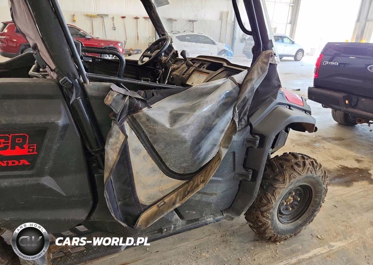 2018 Honda Pioneer 1000 Utility Vehicle VIN:1HFVE0409J4202272 - 9